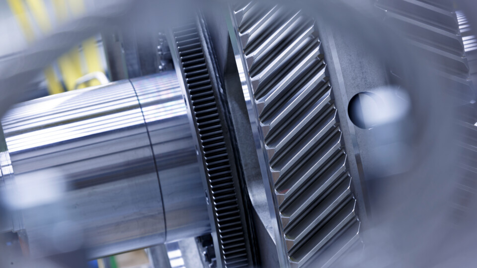 Specially designed dual-engine marine gearboxes - RENK