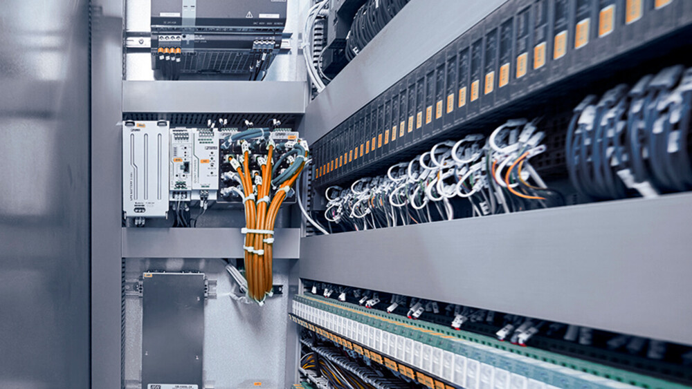 Ultrapräzise Regelung der gesamten elektrischen Energie an Bord.